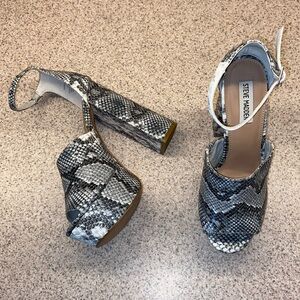 Steve Madden Sassy Faux Leather Snake Skin Peep Toe Platform Heels